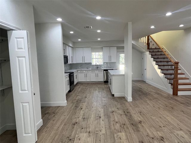 10811 River Oaks Drive, Conroe, TX 77385