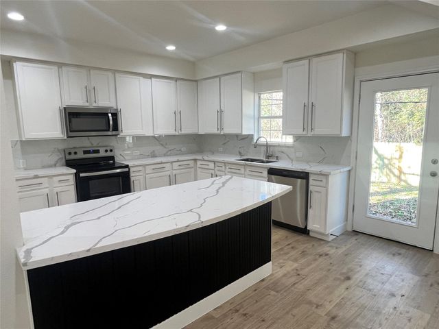 10811 River Oaks Drive, Conroe, TX 77385