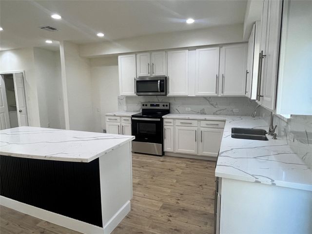 10811 River Oaks Drive, Conroe, TX 77385