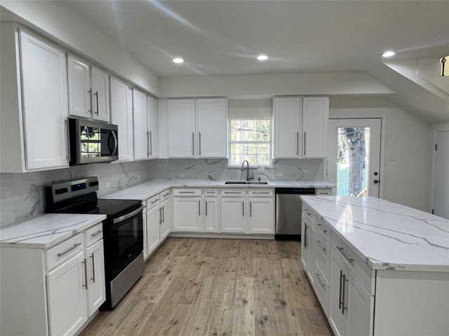 10811 River Oaks Drive, Conroe, TX 77385