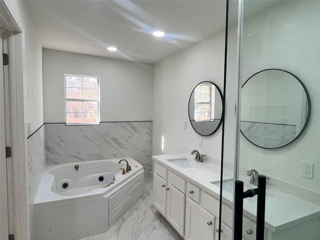 10811 River Oaks Drive, Conroe, TX 77385