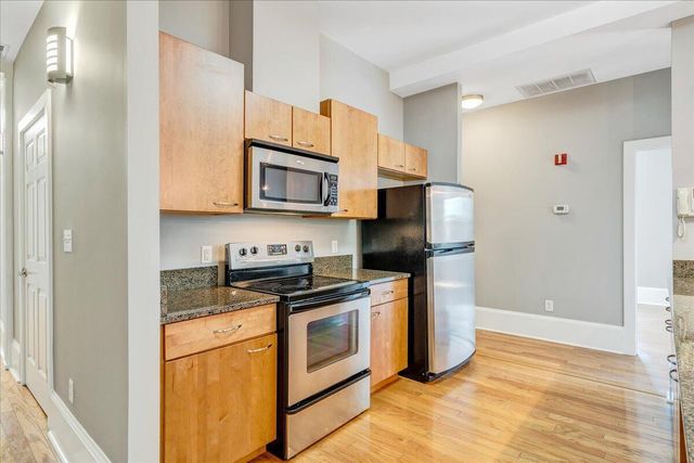 418 1st ST SW 4, Roanoke, VA 24011