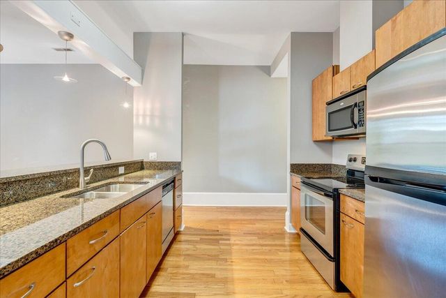 418 1st ST SW 4, Roanoke, VA 24011
