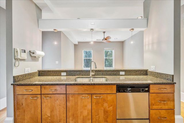 418 1st ST SW 4, Roanoke, VA 24011