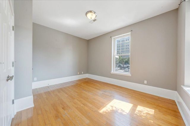 418 1st ST SW 4, Roanoke, VA 24011