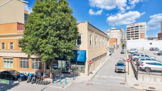 418 1st ST SW 4, Roanoke, VA 24011