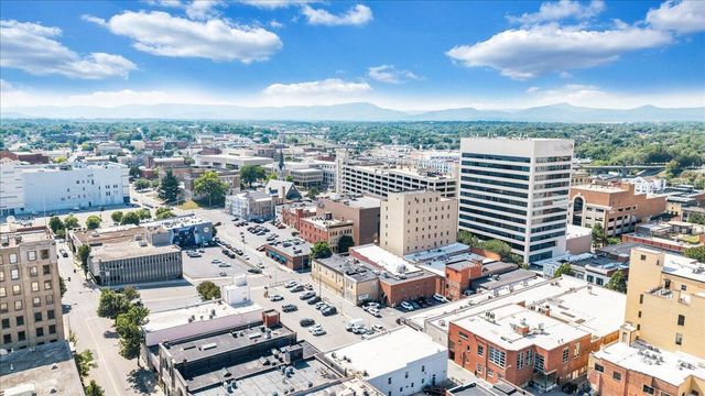 418 1st ST SW 4, Roanoke, VA 24011