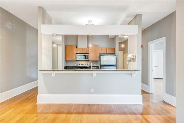 418 1st ST SW 4, Roanoke, VA 24011