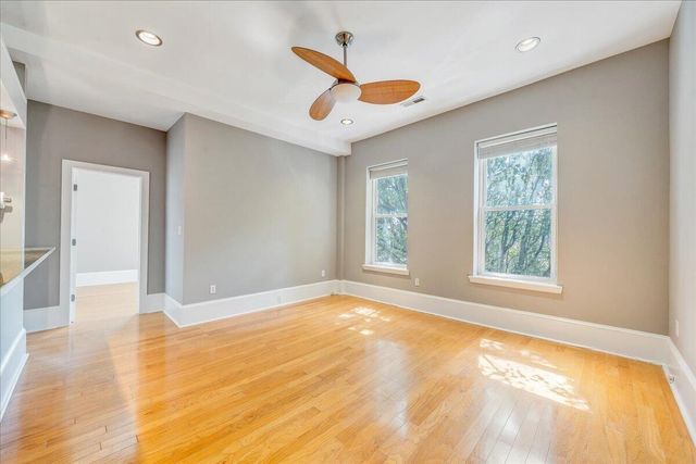 418 1st ST SW 4, Roanoke, VA 24011