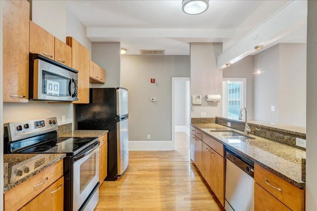 418 1st ST SW 4, Roanoke, VA 24011