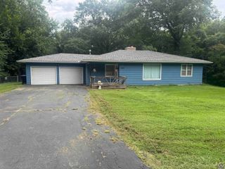 5934 NW Rochester RD, Topeka, KS 66617