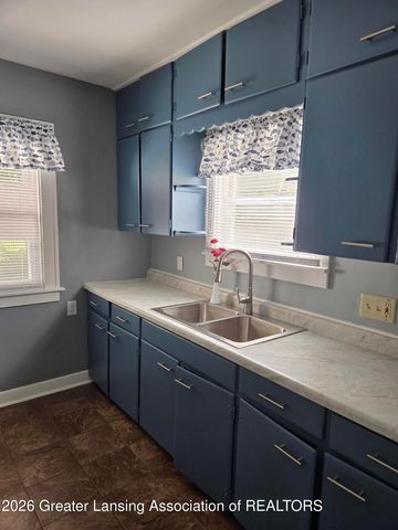 1204 Hapeman Street, Lansing, MI 48915