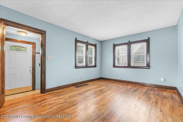 1204 Hapeman Street, Lansing, MI 48915