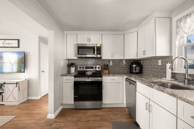 21 Forest St, Peabody, MA 01960