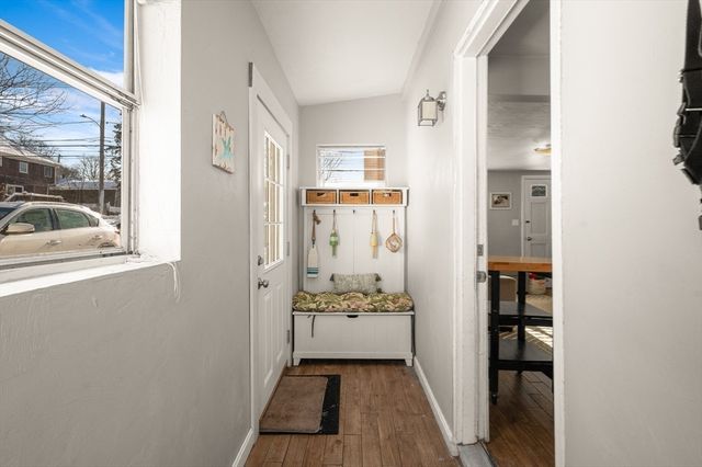 21 Forest St, Peabody, MA 01960