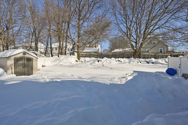 21 Forest St, Peabody, MA 01960