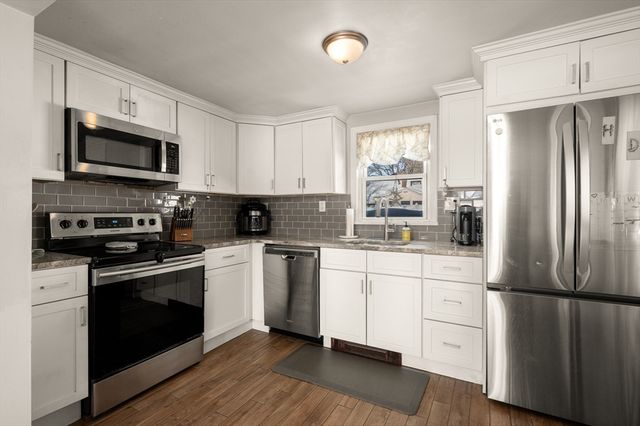 21 Forest St, Peabody, MA 01960