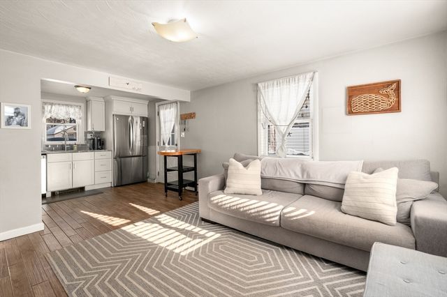 21 Forest St, Peabody, MA 01960