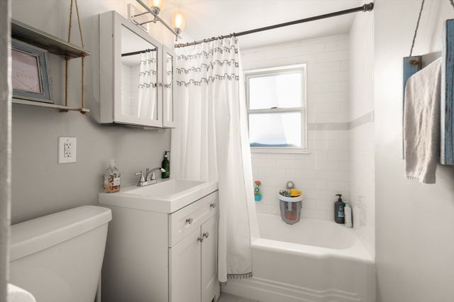 21 Forest St, Peabody, MA 01960