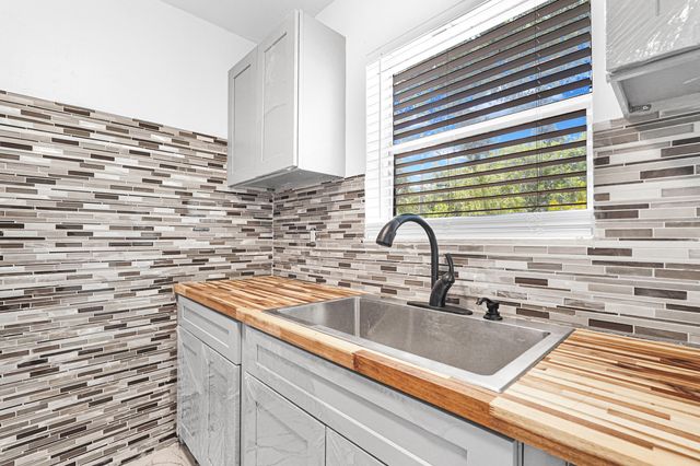 3680 Jackson Boulevard, Fort Lauderdale, FL 33312