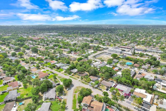 3680 Jackson Boulevard, Fort Lauderdale, FL 33312