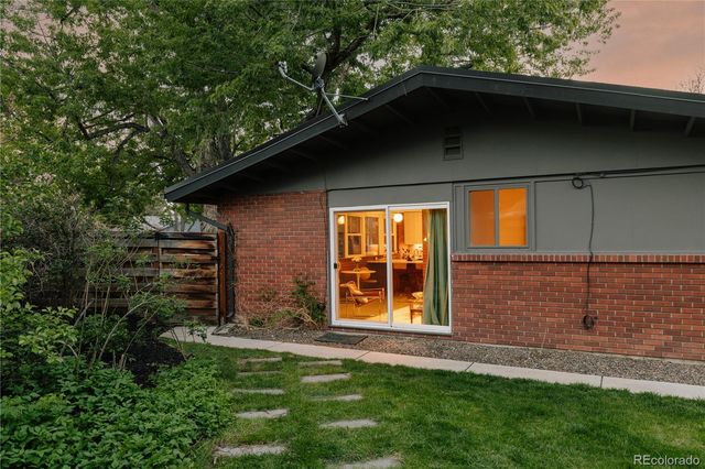 2940 S Marion Street, Englewood, CO 80113