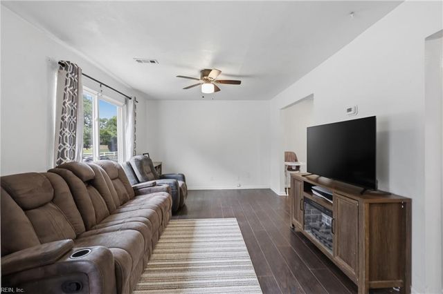 3787 Towne Point RD, Portsmouth, VA 23703