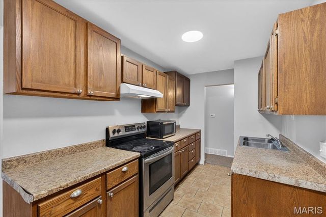 10217 Viscount Drive, St Louis, MO 63136