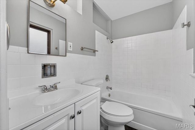 10217 Viscount Drive, St Louis, MO 63136