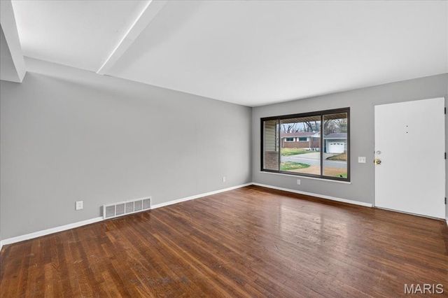 10217 Viscount Drive, St Louis, MO 63136