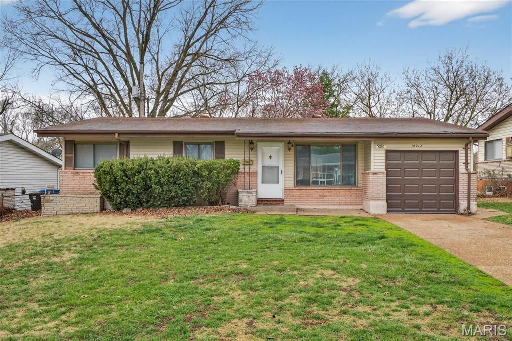 10217 Viscount Drive, St Louis, MO 63136
