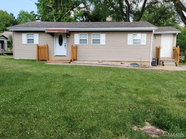54 Monticello Place, Fairview Heights, IL 62208