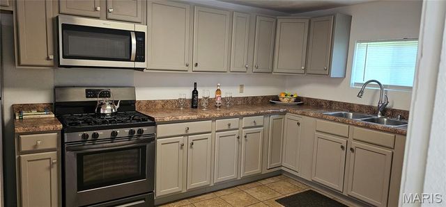 54 Monticello Place, Fairview Heights, IL 62208