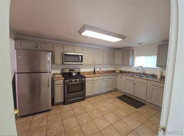 54 Monticello Place, Fairview Heights, IL 62208