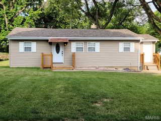 54 Monticello Place, Fairview Heights, IL 62208
