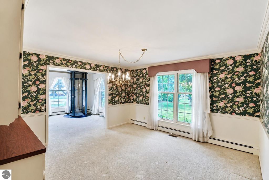 Image 13 of property listing at 1054 North Drive, Mt Pleasant, MI 48858