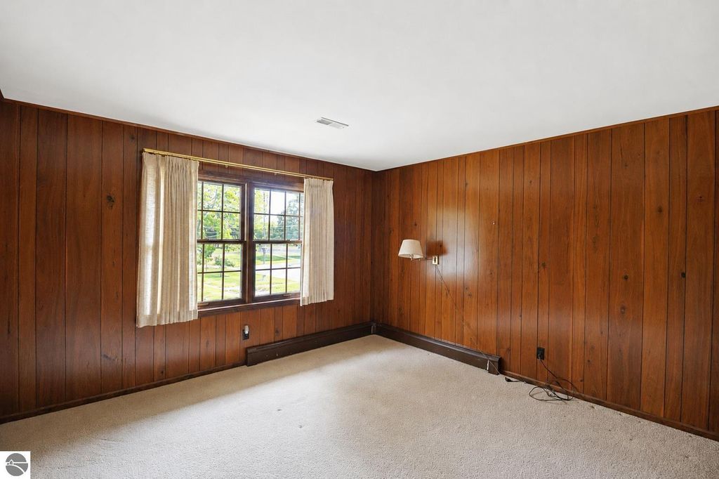 Image 23 of property listing at 1054 North Drive, Mt Pleasant, MI 48858