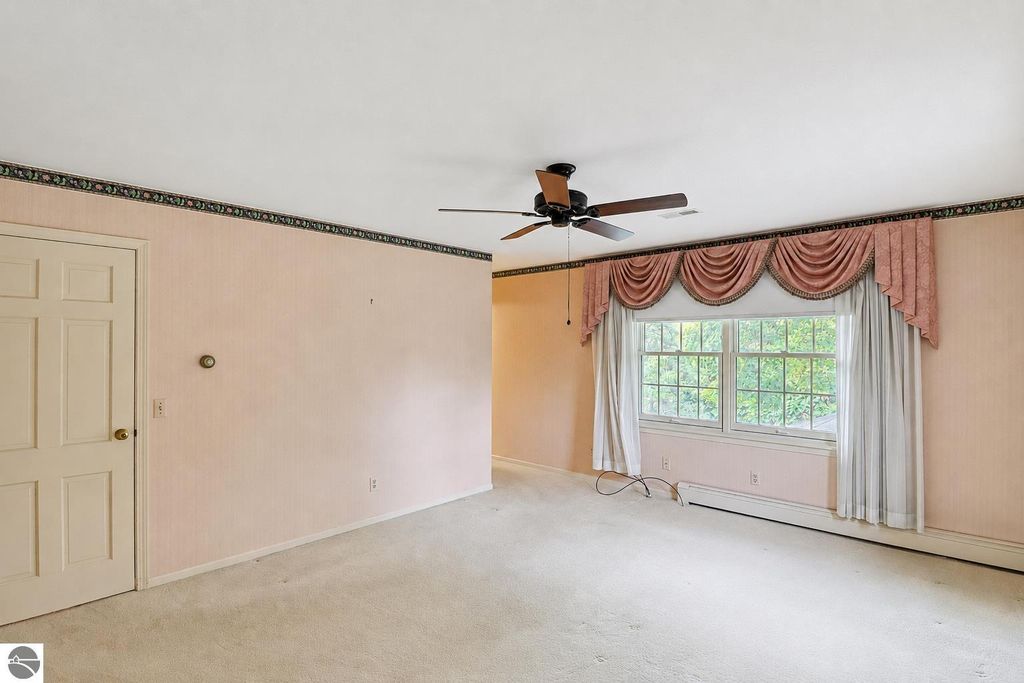 Image 25 of property listing at 1054 North Drive, Mt Pleasant, MI 48858