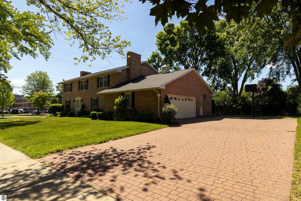 Image 29 of property listing at 1054 North Drive, Mt Pleasant, MI 48858