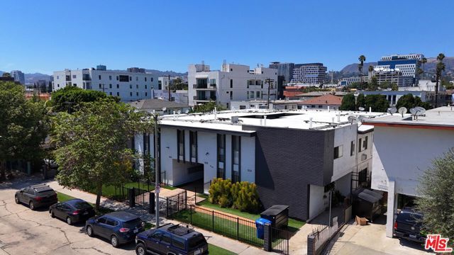 5741 Virginia Avenue, Los Angeles, CA 90038
