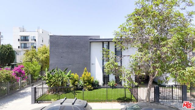 5741 Virginia Avenue, Los Angeles, CA 90038