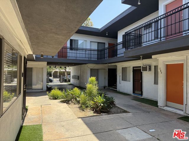 5741 Virginia Avenue, Los Angeles, CA 90038