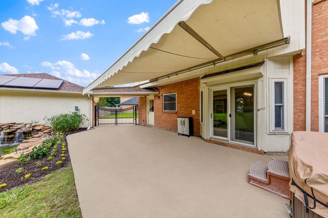 716 Mockingbird Court, Crowley, TX 76036