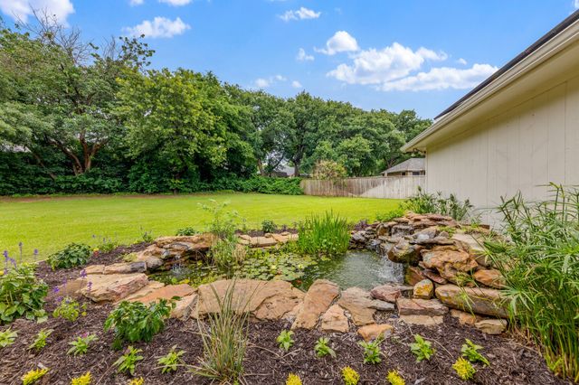 716 Mockingbird Court, Crowley, TX 76036
