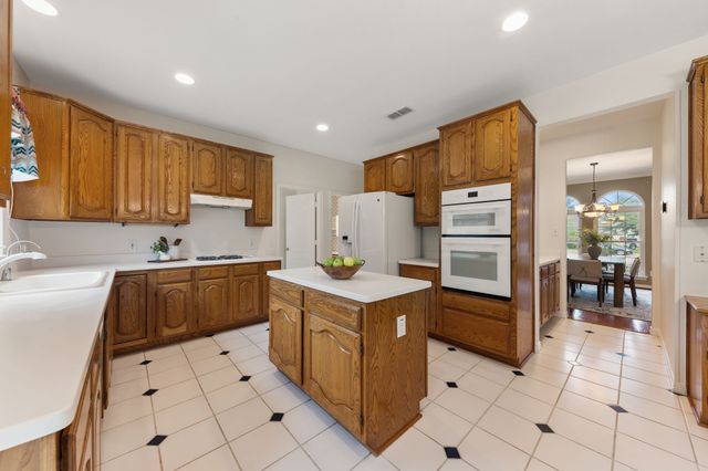 716 Mockingbird Court, Crowley, TX 76036
