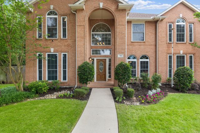 716 Mockingbird Court, Crowley, TX 76036