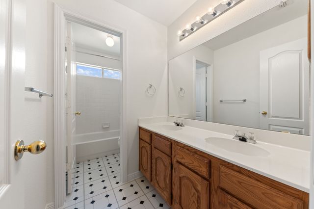 716 Mockingbird Court, Crowley, TX 76036