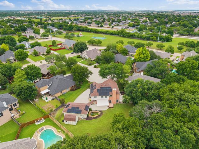 716 Mockingbird Court, Crowley, TX 76036