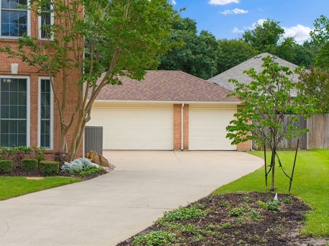 716 Mockingbird Court, Crowley, TX 76036