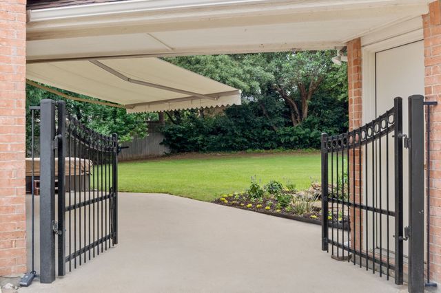 716 Mockingbird Court, Crowley, TX 76036